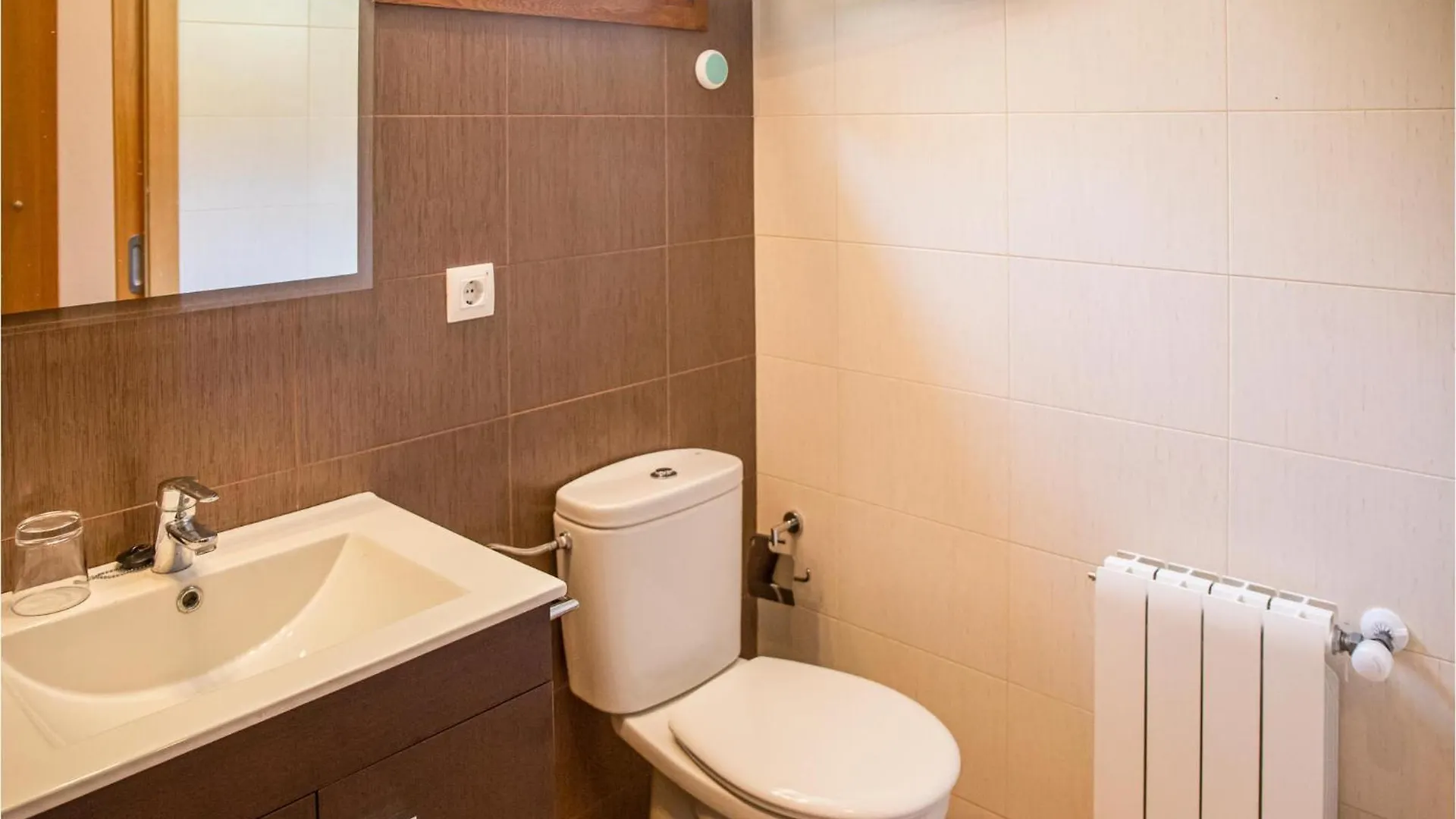 Nice Apartment In Tossa De Mar, Girona With Wifi