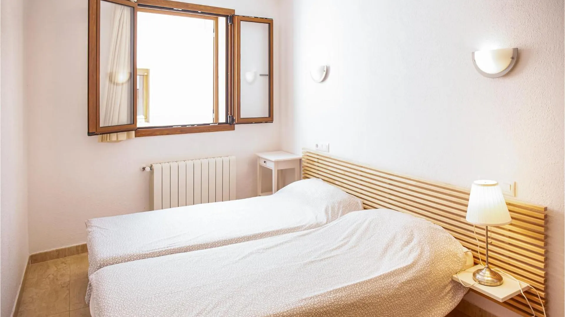 Nice Apartment In Tossa De Mar, Girona With Wifi