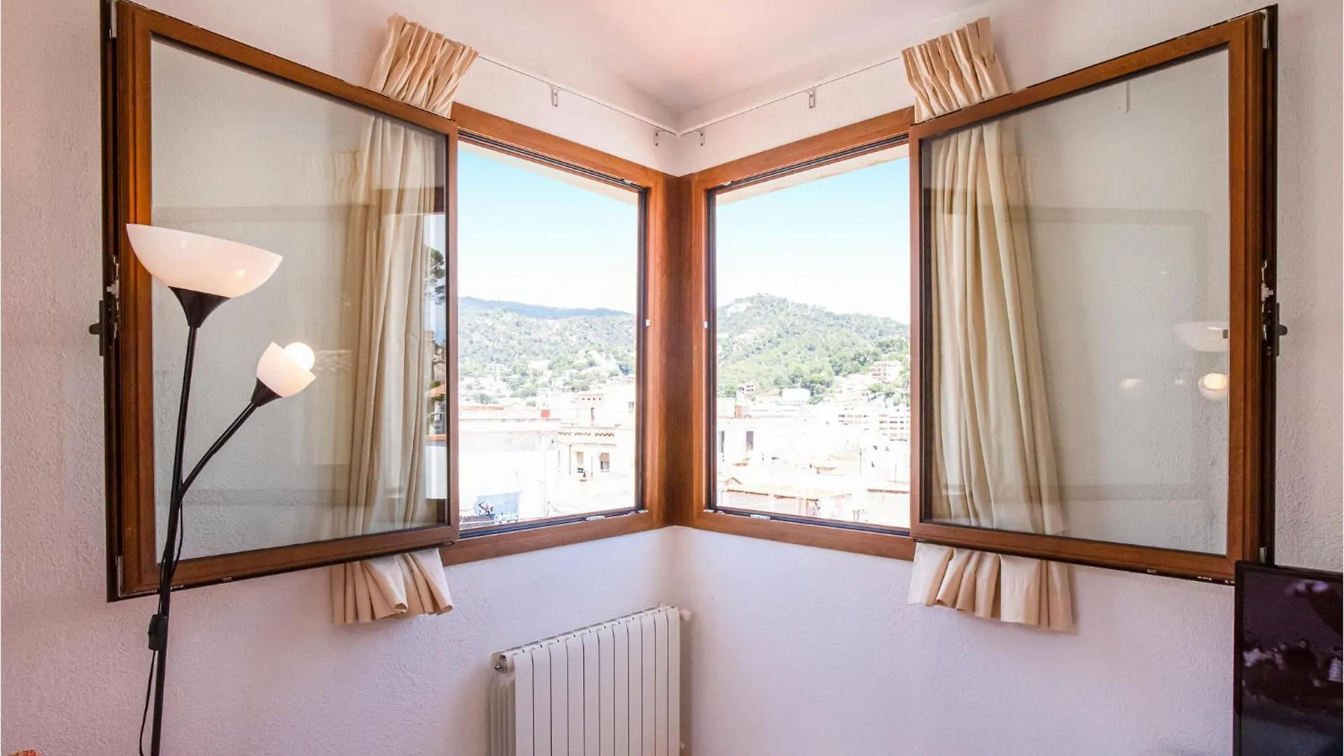 Nice Apartment In Tossa De Mar, Girona With Wifi