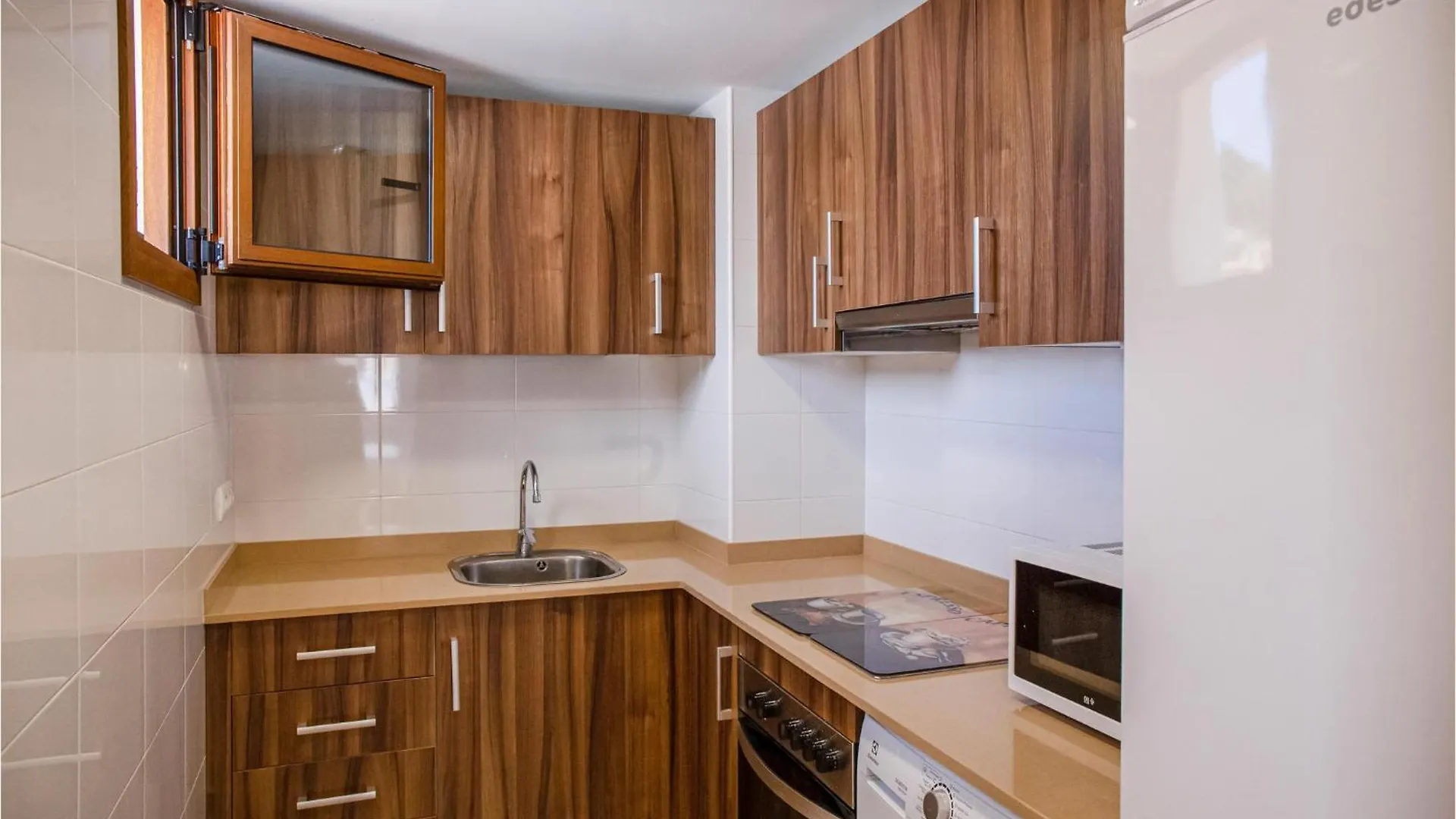 Nice Apartment In Tossa De Mar, Girona With Wifi
