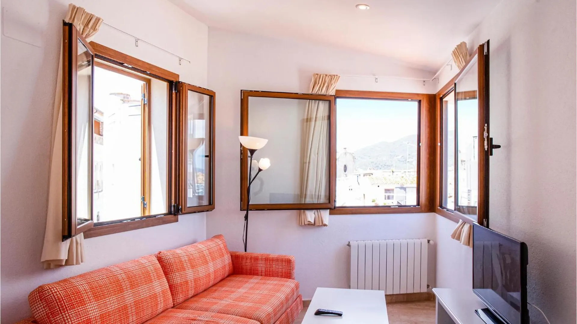 Nice Apartment In Tossa De Mar, Girona With Wifi Hiszpania
